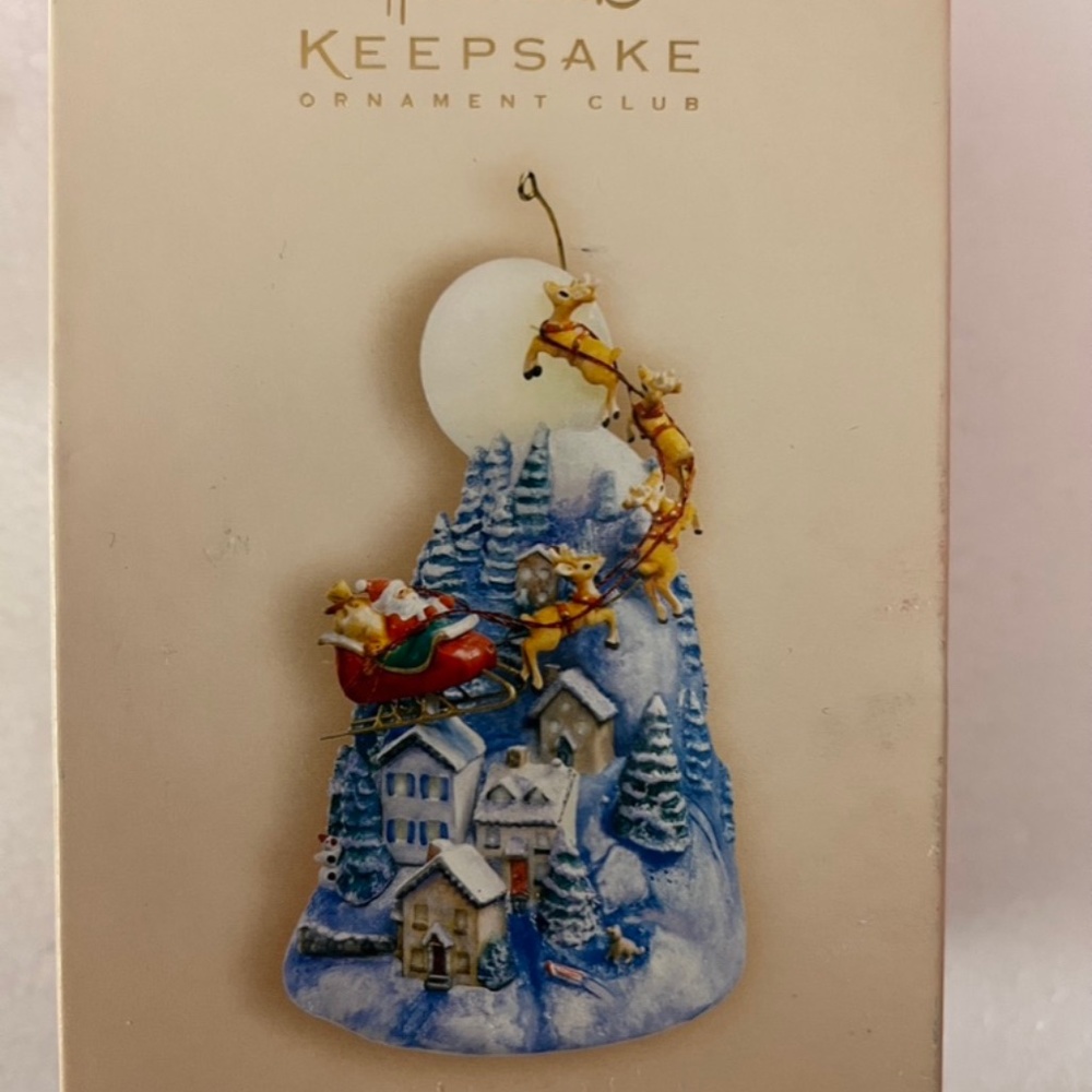 Hallmark Keepsake 2006 Club Exclusive Sleeping Village Ornament, used